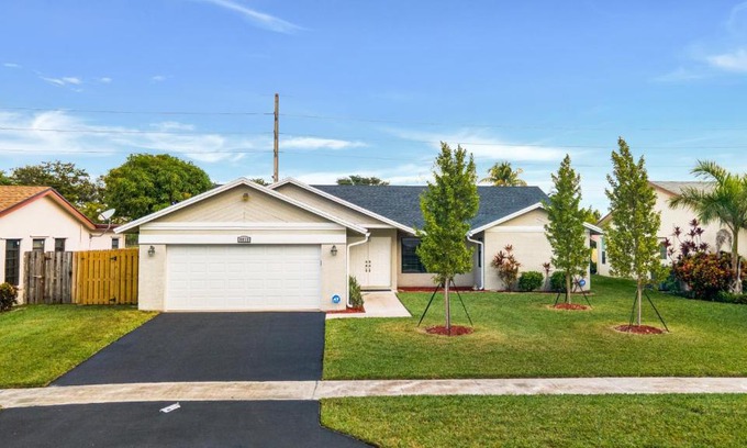 Sunrise House | Relaxing 4 Bedroom Home With Pool