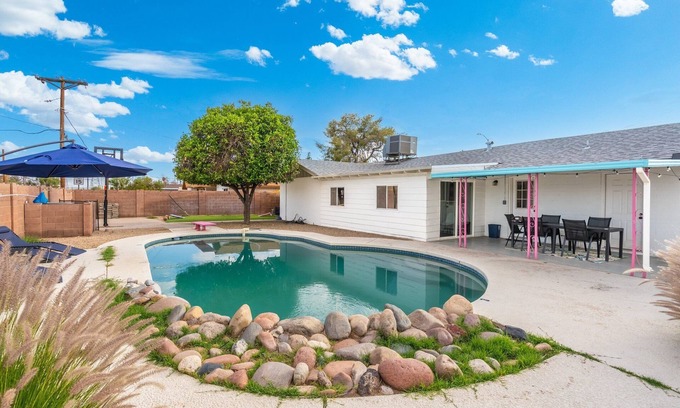Mesa House | Relaxing 4-bedroom house w/heated pool, hot tub, basketball goal, and game room