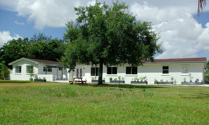 Homestead Other | Relaxing Farmhouse b/w Miami & Florida Keys! Newly Renovated Family/Pet-Friendly