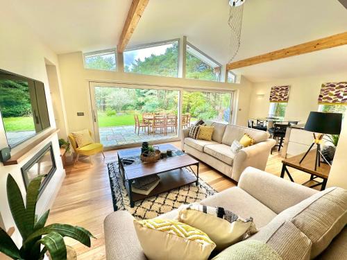 Ringwood House | Relaxing Forest & Coast Hideaway