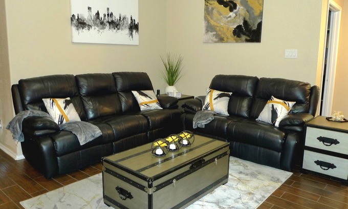 Barker House | Relaxing, Kicking & Homeing It - King bed - Spacious 4BR/5BED - 290/1960