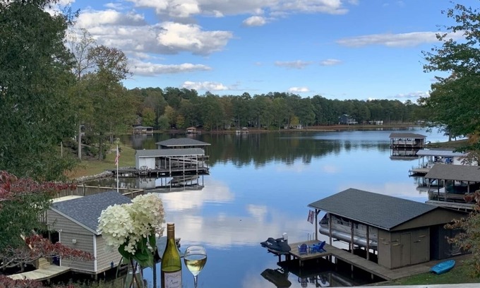 Henrico House | Relaxing Lake Gaston Getaway (two separate living spaces; sleeps 9)