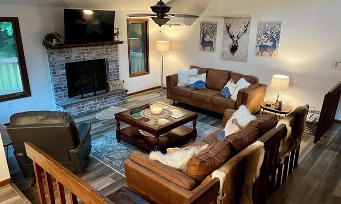 Albrightsville House | Relaxing Rancher 3-bedroom home in the Pocono Mountains with AC, High speed WiFi