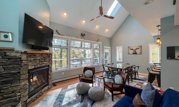 Intervale House | Relaxing Riverside | Minutes to Hiking + Rivers!