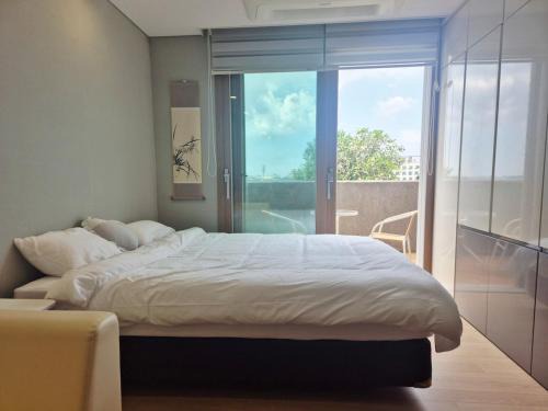 Seongsan Apartment | Relaxing Sunset Healing Ocean TerraceView