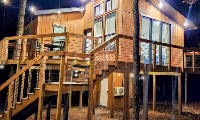 Athens Cabin | Relaxing Treehouse Getaway