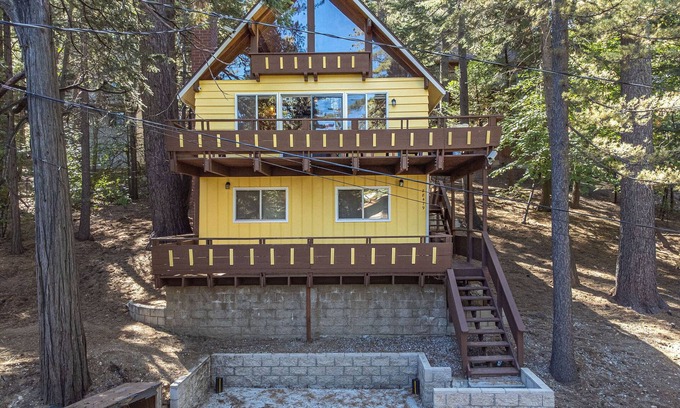 Lake Arrowhead Cabin | Relaxing Cozy Cabin- Lake Arrowhead