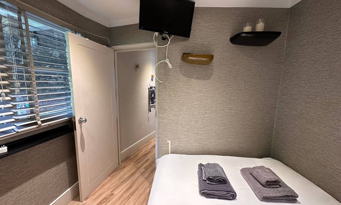 Vincent Square Apartment | Remarkable 1-Bed Studio in London