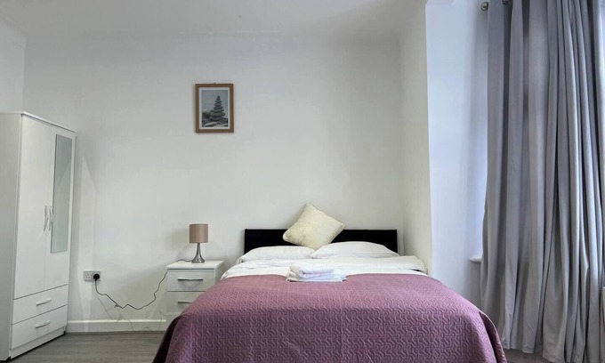 Clayhall Apartment | Remarkable 2-Bed Apartment in Ilford, London