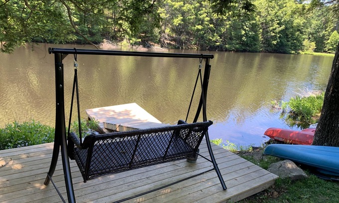 Henryville House | Remarkable and Gorgeous lake front with tranquil setting