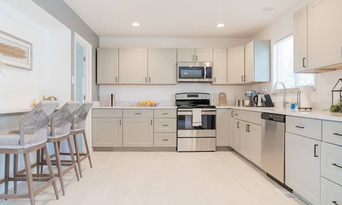 Harvey Park House | Remodeled 7BR home - 15 mins from DT Denver!