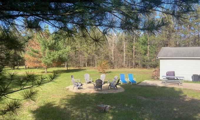 Necedah House | Remodeled cabin close to Castle Rock and Petenwell Lake, w/firepit, pet friendly