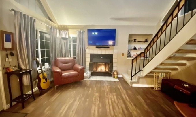 Boulder Condo | Remodeled Condo 2 BDR/2BA + Loft office, pool/hot tub