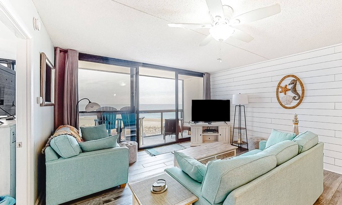 North Ocean City Condo | Remodeled condo with beach views, balcony, pools, gym, tennis & AC