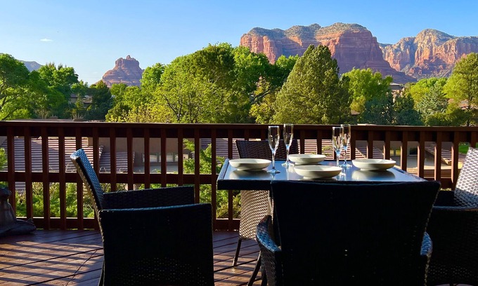 Oak Creek House | Remodeled Sedona Townhome on Golf Course – Stunning Red Rock Views !