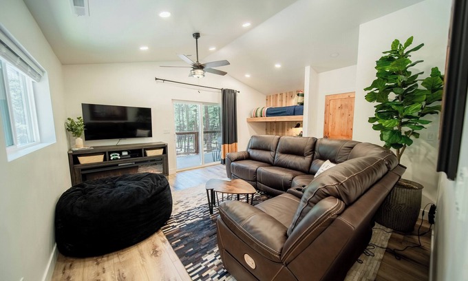 Flagstaff House | Remote 2-bedroom house in beautiful Flagstaff with AC