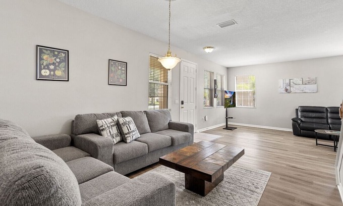 Boyette House | Remote Oasis | Family, Nature Trails & Work-Ready!