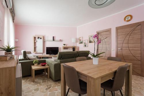 Naples City Centre Apartment | ReNa Home - Garibaldi Central Station