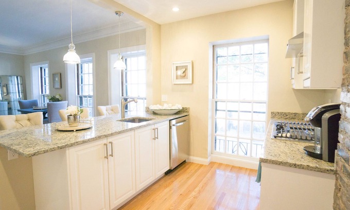 Beacon Hill Condo | Renovated 2BR | 1.5BA on Charles St