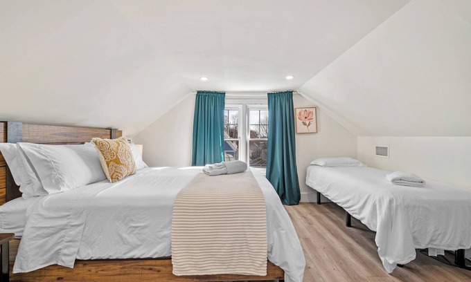 Roslindale House | Renovated 3rd-Floor Retreat | 3 Beds | Roslindale Village