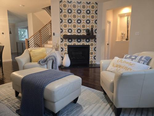 Lewisville House | Renovated 4BR 6 Bed 3 and a half Bath Near DFW Airport