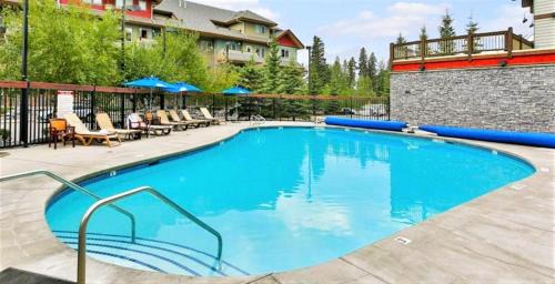 Canmore Apartment | Renovated Condo, 2BR, 2BA, Heated Pool, 3 Hot Tubs, Pets Welcome!