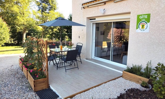 La Versanne Cottage | Renovated cottage with Wi-Fi, garden and pets allowed in La Versanne