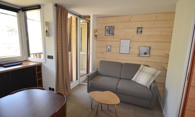 Montalbert Apartment | Renovated studio at the foot of the slopes with balcony and equipped kitchen