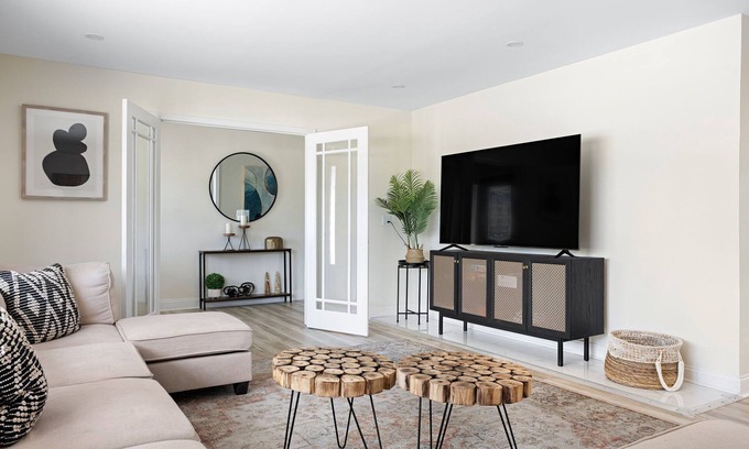 Indianapolis House | Renovated Home | Game Room | Washer/Dryer