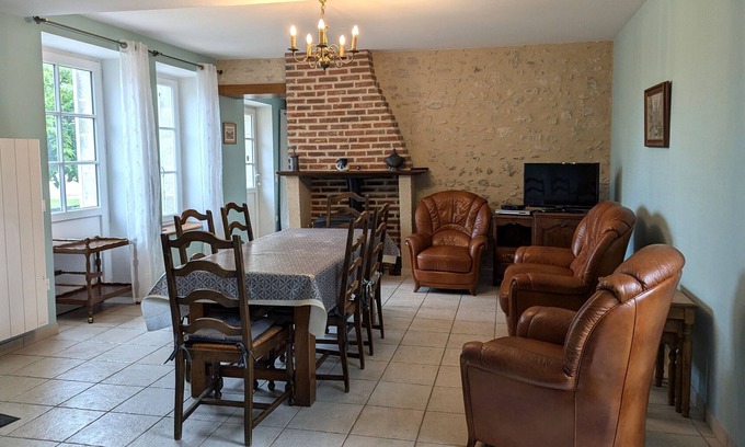 Vennecy Cottage | Renovated house near Orleans, pets allowed