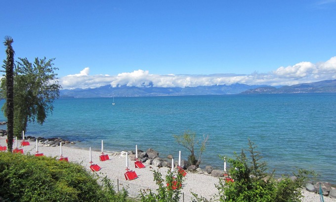 San Benedetto di Lugana Apartment | RENOVATED LAKEFRONT APARTMENT: NEW MANAGEMENT CASA AMELIAS