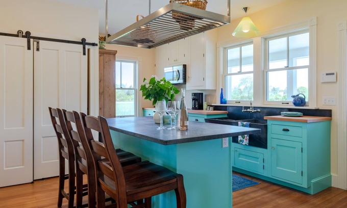 Matunuck House | Renovated Matunuck Farmhouse with private access to Potters Pond, double kayak included