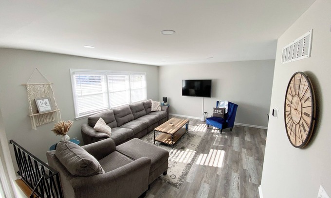 Centreville House | Renovated Pike Creek Retreat