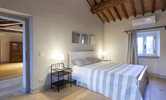 Fratticciola Other | Renovated & Relaxing Historical Cortona Farmhouse