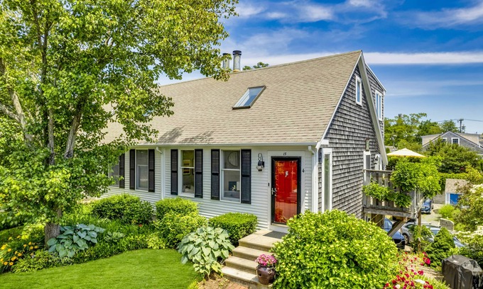 Provincetown House | Renovated Townhome in the Heart of the West End - Sleeps 4