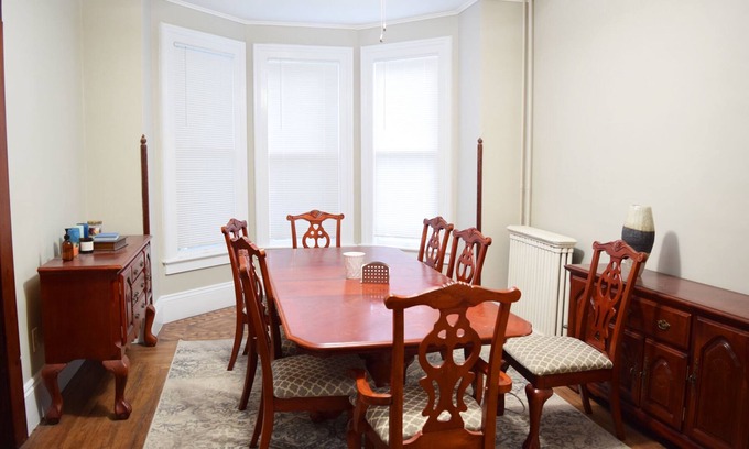 Middletown Apartment | Rent A Room In This Spacious Victorian