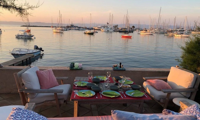 Porquerolles House | Rent house on the island of Porquerolles with exceptional location 6 sleeps