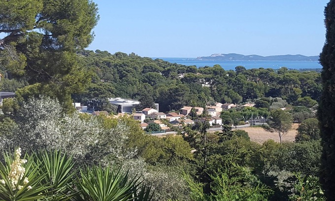 Hyeres Apartment | RENT STUDIO FURNITURE HYERES 45M2 ON 3 LEVELS