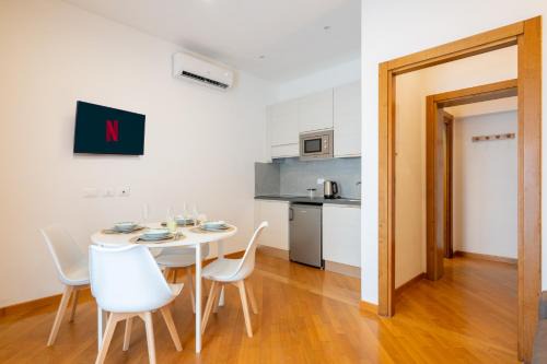 Pisa Apartment | Rentwin - Little Bright Home