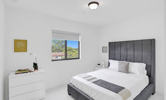 Allapattah Apartment | Renzzi Wynwood 2 bedroom Queen size bed