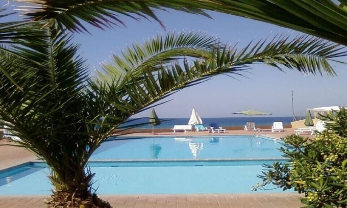 Lu Bagnu Resort | Residence 50 m from the beach with private access, 2 swimming pools