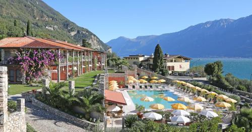 Gargnano Apartment | Residence Borgo Dei Limoni - Appartamenti con Garage
