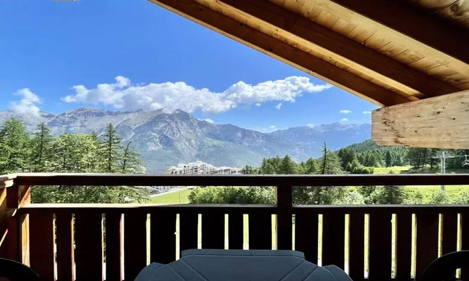 Puy-Saint-Vincent Ski Chalet | Residence Dame Blanche - DBAC25 - APPT 3 CHAMBRES - BALCONY - 8 PERSONS