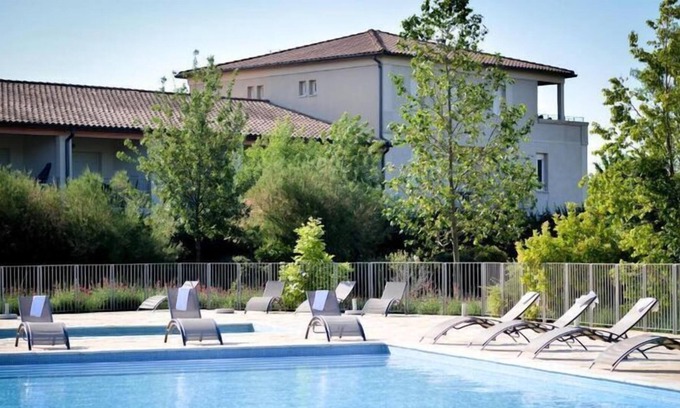 Azille Apartment | Residence du Château de Jouarres, Azille - Apartment 6 pers. with balcony