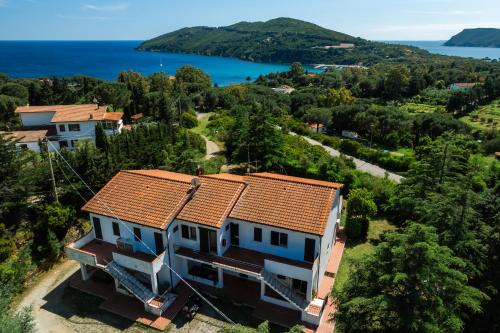 Lacona Apartment | Residence I Due Golfi - Goelba