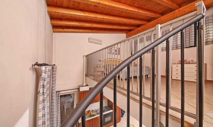 Cunettone-villa House | RESIDENCE IL COLOMBARO ~ B THREE-ROOM APARTMENT CORTE 1