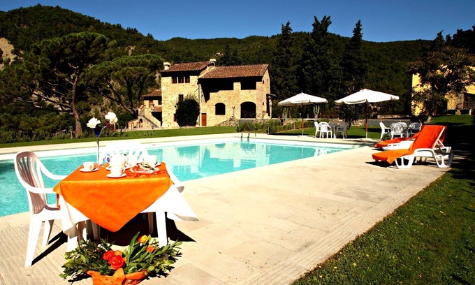 Dicomano Apartment | Residence in Carbonile with 2 bedrooms sleeps 6