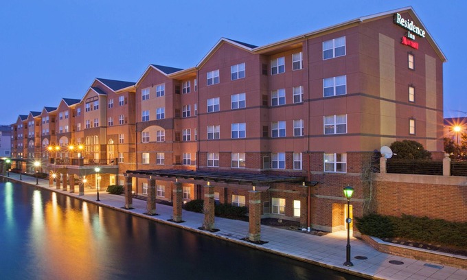 Downtown Indianapolis Hotel | Residence Inn by Marriott Indianapolis Downtown on the Canal