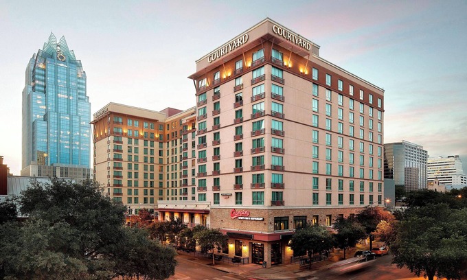 Waller Creek District Hotel | Residence Inn by Marriott Austin Downtown/Convention Center