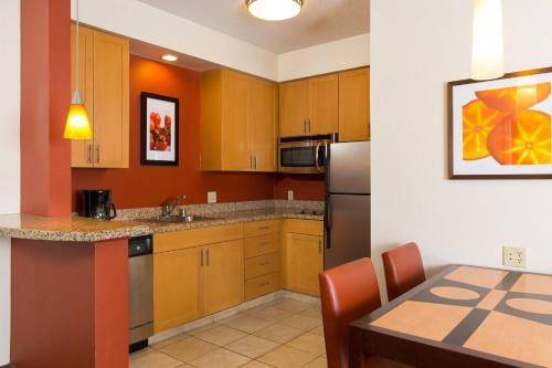 Waldron Hotel | Residence Inn Kansas City Airport